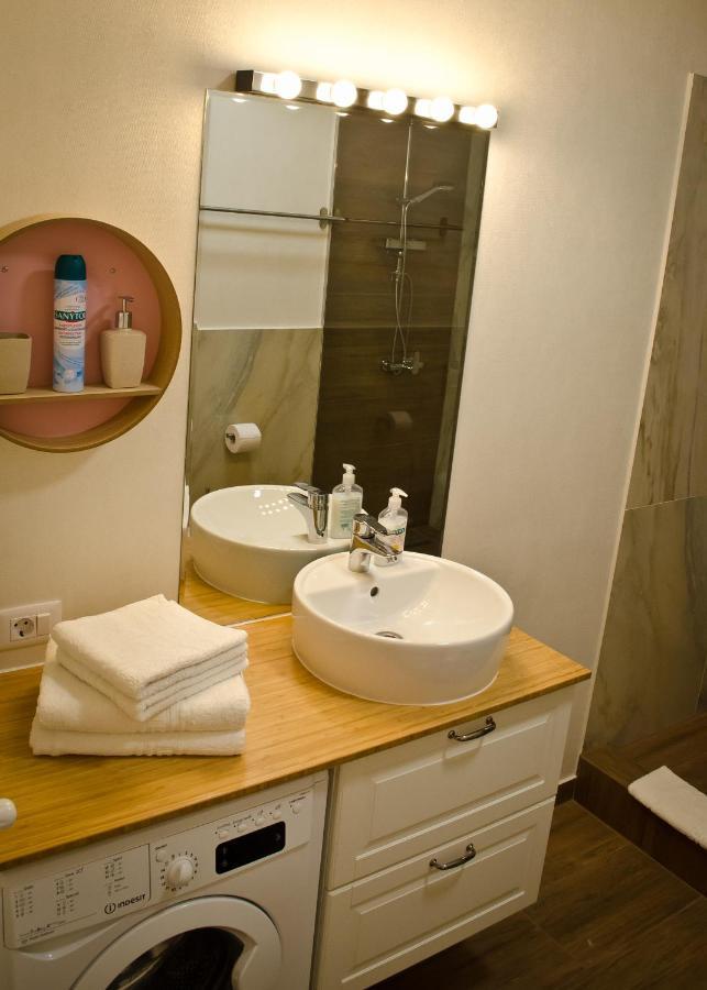 Amber Studio Oradea Appartamento Esterno foto