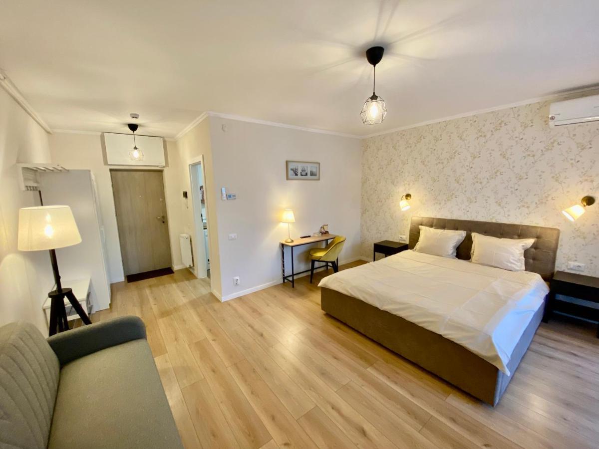 Amber Studio Oradea Appartamento Esterno foto